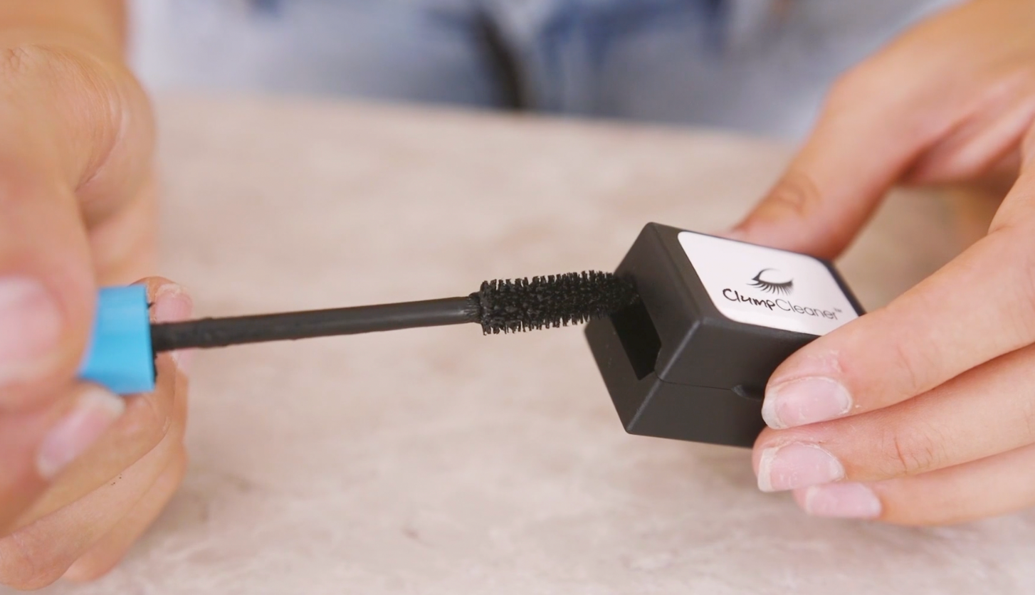 Clump Cleaner™ Mascara tool for removing clumps and gunk Headache Hat™